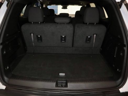 Used 2025 GMC Acadia Elevation AWD/4WD image 14