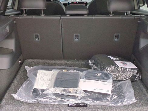 New 2026 Volkswagen Tiguan SE R-Line image 21