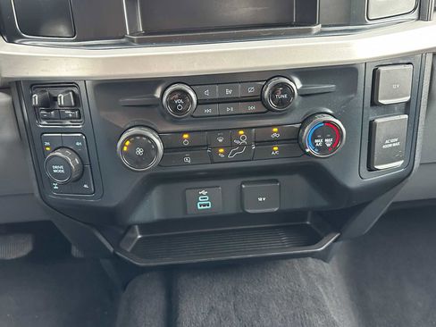 Used 2023 Ford F350 XLT w/ FX4 Off-Road Package image 27