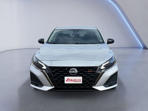 Used 2024 Nissan Altima 2.5 SR FWD image 8