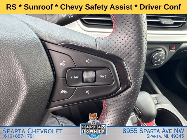 Used 2025 Chevrolet Trax RS w/ Sunroof Package FWD image 22
