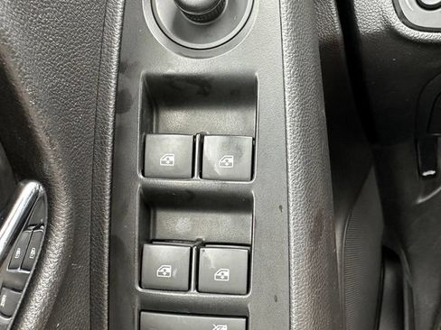 Used 2019 Chevrolet Trax LT w/ LT Convenience Package FWD image 23