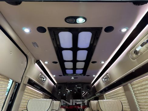 Used 2020 Mercedes-Benz Sprinter 3500 image 37