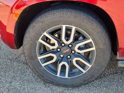 Used 2024 GMC Yukon XL AT4 w/ AT4 Premium Plus Package image 7