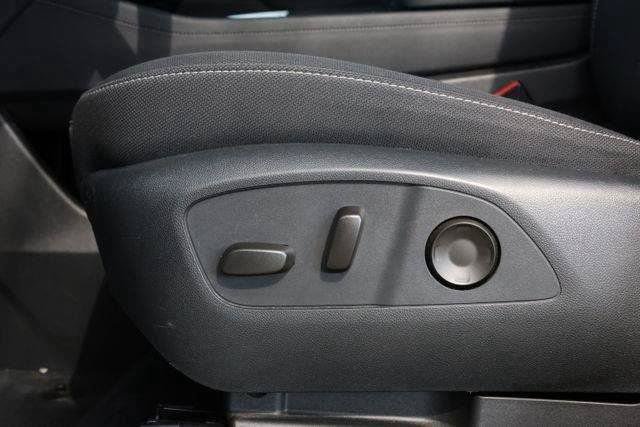 Used 2024 Chevrolet Traverse LT AWD/4WD image 23