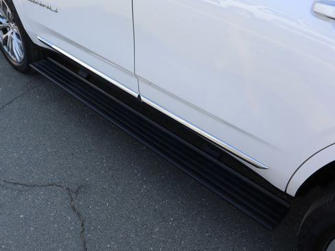 Used 2023 GMC Yukon Denali image 13