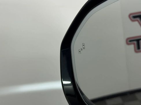 Used 2023 Rivian R1S Adventure image 41