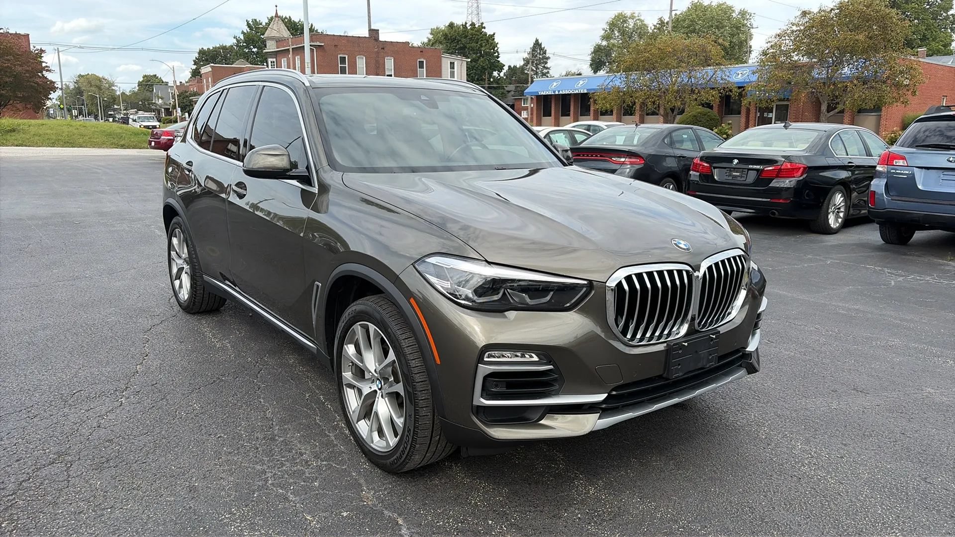 Used 2020 BMW X5 xDrive40i w/ Convenience Package AWD/4WD image 3