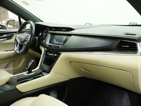 Used 2019 Cadillac XT5 FWD image 21