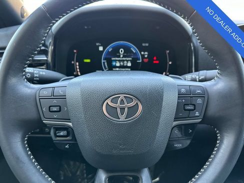 Used 2025 Toyota Camry SE w/ Convenience Package FWD image 25