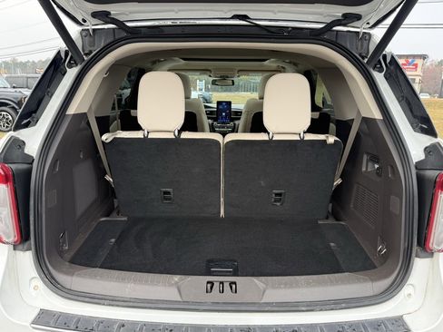 Used 2021 Ford Explorer Platinum w/ Equipment Group 601A image 5
