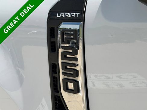 Used 2025 Ford F250 Lariat AWD/4WD image 14