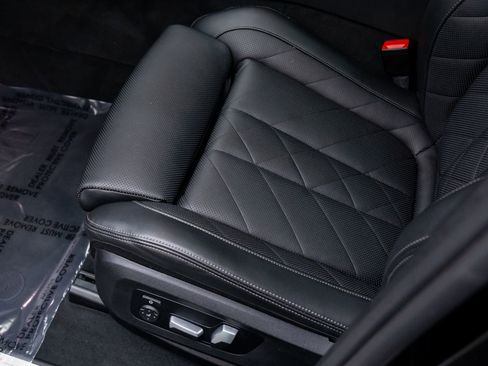 Used 2023 BMW X6 xDrive40i w/ Climate Comfort Package image 15