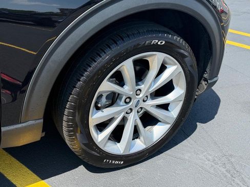 Used 2022 Ford Explorer Platinum w/ Equipment Group 601A AWD/4WD image 12