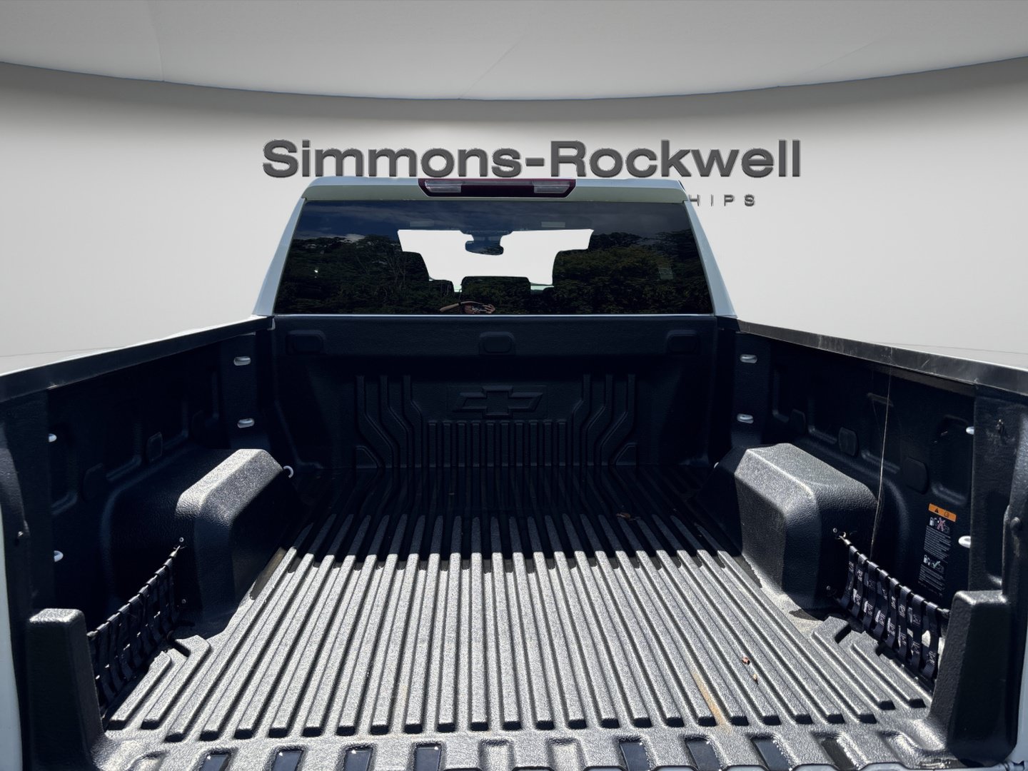 Used 2024 Chevrolet Silverado 1500 LT AWD/4WD image 9