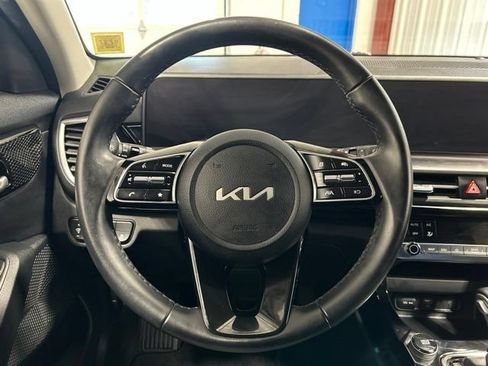 Used 2024 Kia Seltos S AWD/4WD image 14