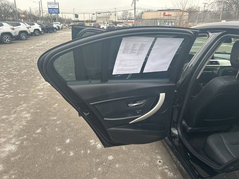 Used 2017 BMW 320i xDrive Sedan image 14