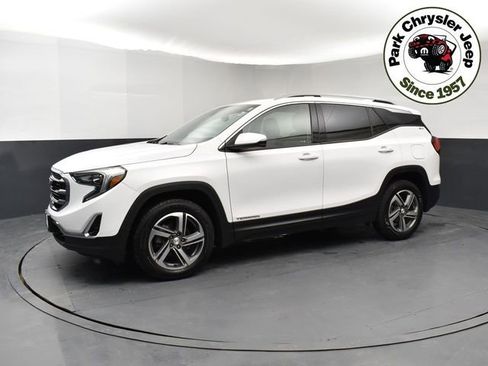Used 2020 GMC Terrain SLT w/ Preferred Package image 3