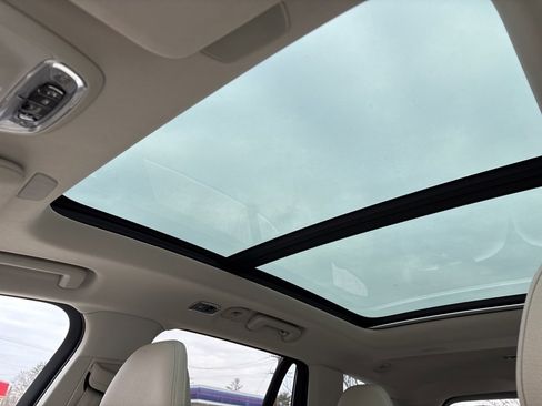 Used 2022 Volvo XC90 T8 Inscription Expression image 16