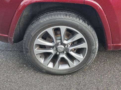 Used 2017 Jeep Grand Cherokee Overland image 42