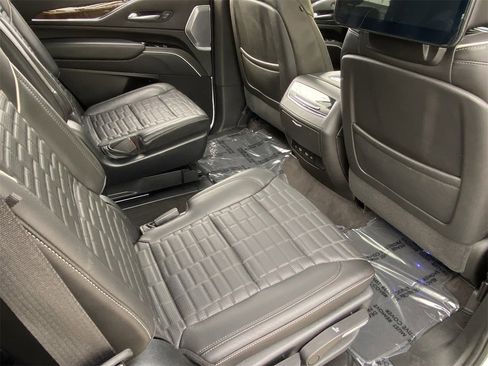 Certified 2023 Cadillac Escalade Sport Platinum w/ LPO, ONYX Package image 13