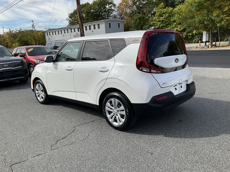 Used 2021 Kia Soul LX FWD image 7