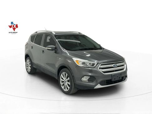 Used 2018 Ford Escape Titanium image 1