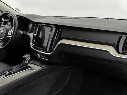 Used 2020 Volvo S60 T6 Inscription w/ Protection Package Premier image 34