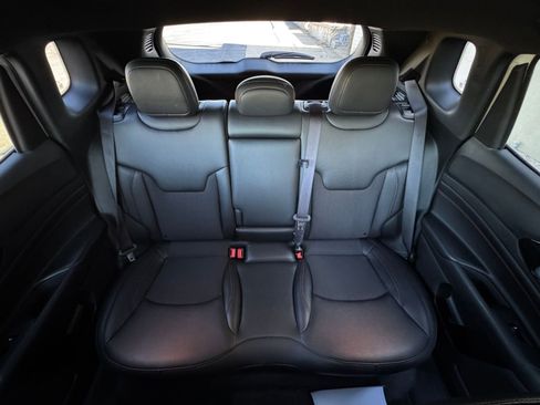 Used 2025 Jeep Compass Trailhawk image 37