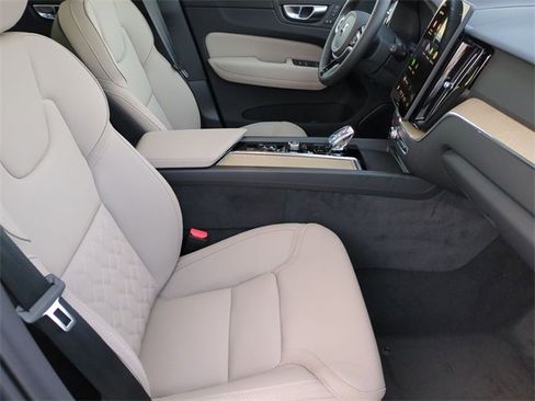 New 2026 Volvo XC60 T8 Core w/ Climate Package image 20