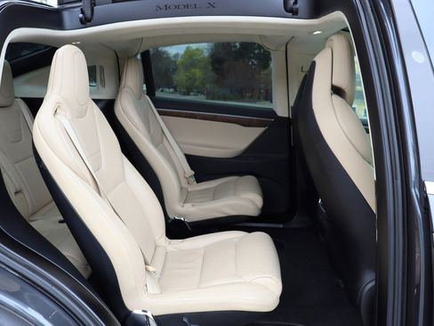 Used 2017 Tesla Model X 100D image 19