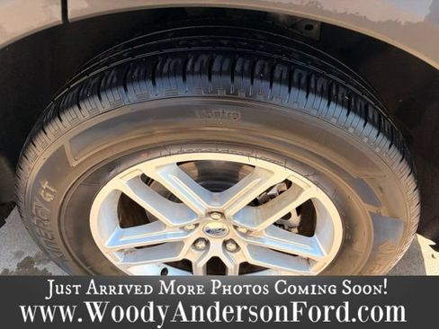 Used 2025 Ford Explorer Active RWD image 8