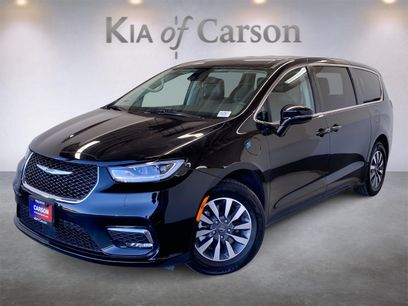 Used 2024 Chrysler Pacifica Limited