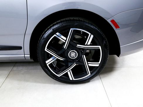 Used 2026 Rolls-Royce Cullinan Black Badge image 41