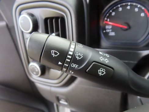 Used 2021 Chevrolet Silverado 1500 Custom image 17