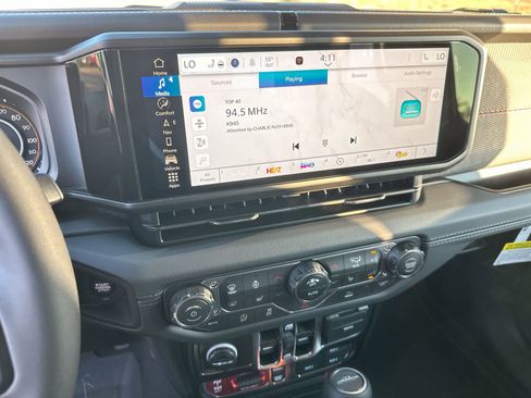 New 2025 Jeep Gladiator Rubicon w/ Convenience Group image 16