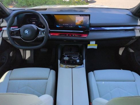 New 2026 BMW i5 eDrive40 image 15