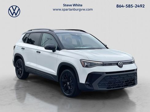 New 2026 Volkswagen Taos SE FWD image 1