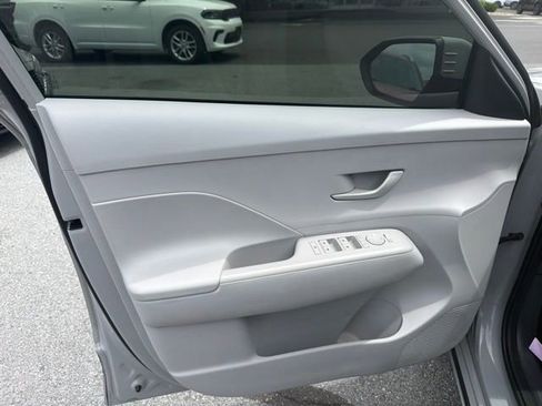 Used 2024 Hyundai Kona SEL FWD image 11