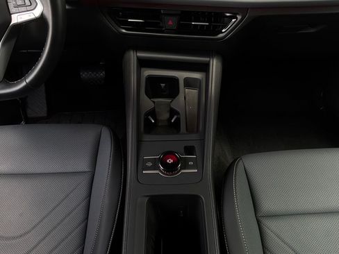 Used 2026 Volkswagen Tiguan SE FWD image 15