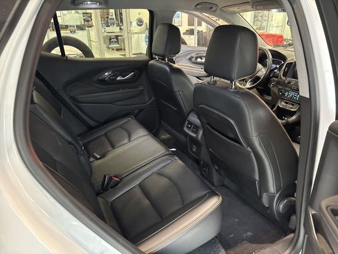 Used 2022 GMC Terrain AT4 w/ Tech Package image 19