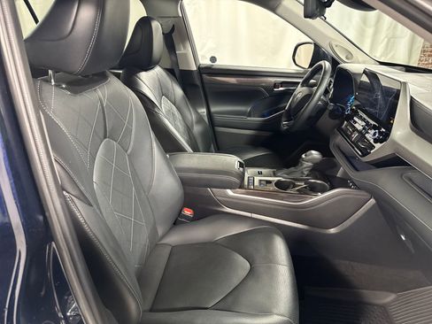 Used 2021 Toyota Highlander Platinum AWD/4WD image 28