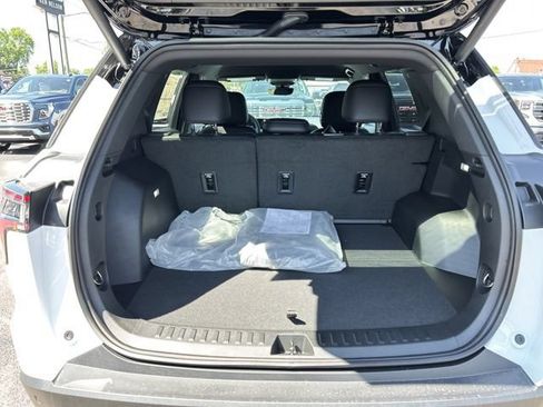 New 2026 Chevrolet Equinox LT w/ Convenience Package II AWD/4WD image 12