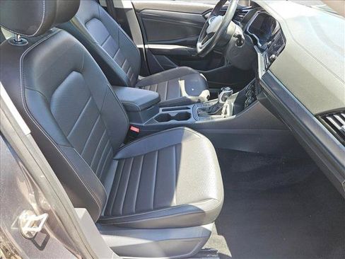 Used 2024 Volkswagen Jetta SE FWD image 24