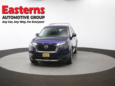 Used 2023 Nissan Pathfinder SL AWD/4WD image 54