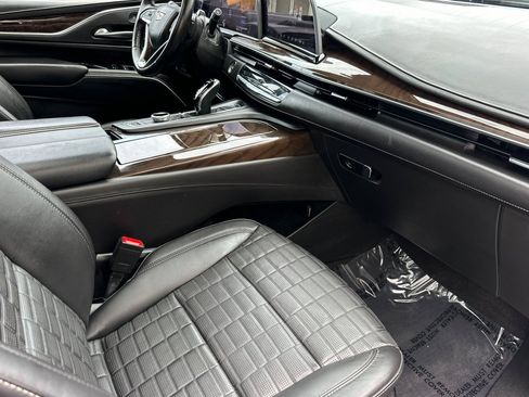 Certified 2023 Cadillac Escalade ESV Sport Platinum w/ Heavy-Duty Trailer Package AWD/4WD image 21