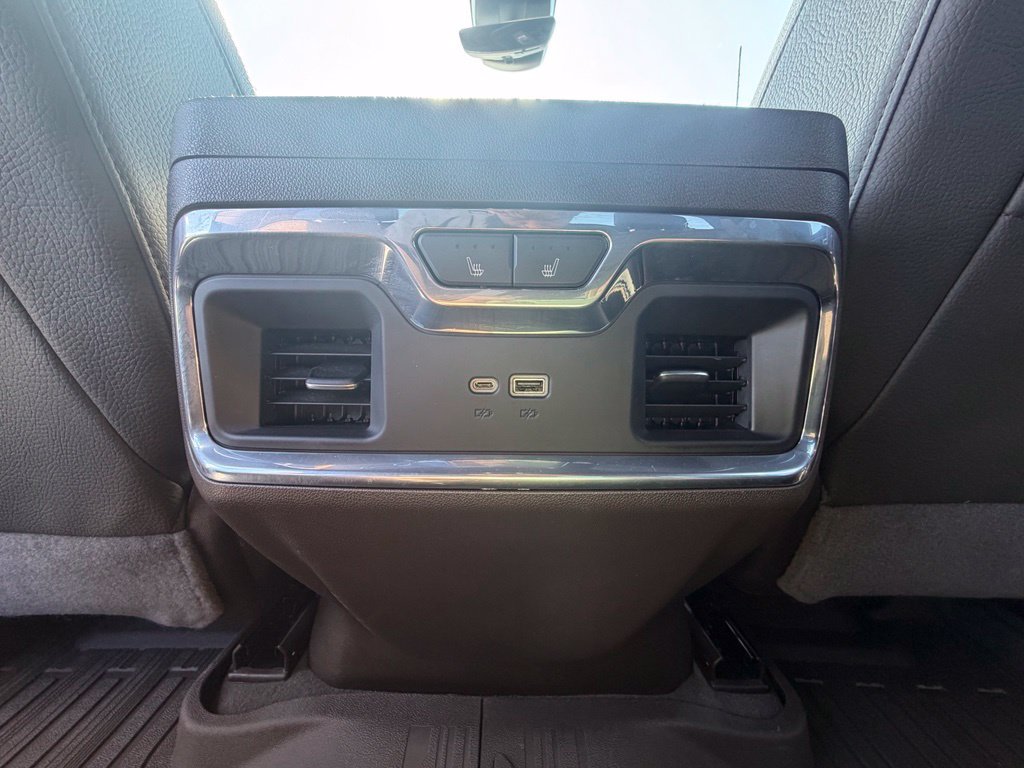 Used 2024 GMC Sierra 2500 Denali w/ Denali Reserve Package AWD/4WD image 8