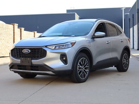 Used 2023 Ford Escape SE FWD image 2