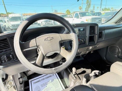 Used 2006 Chevrolet Silverado 3500 W/T w/ Heavy-Duty Power Package image 12
