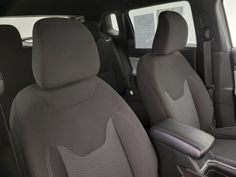 Used 2023 Jeep Compass Sport image 35